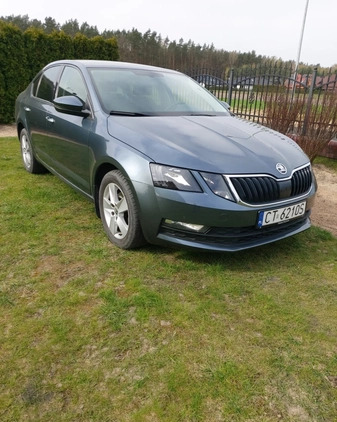 Skoda Octavia cena 46750 przebieg: 228000, rok produkcji 2018 z Toruń małe 37